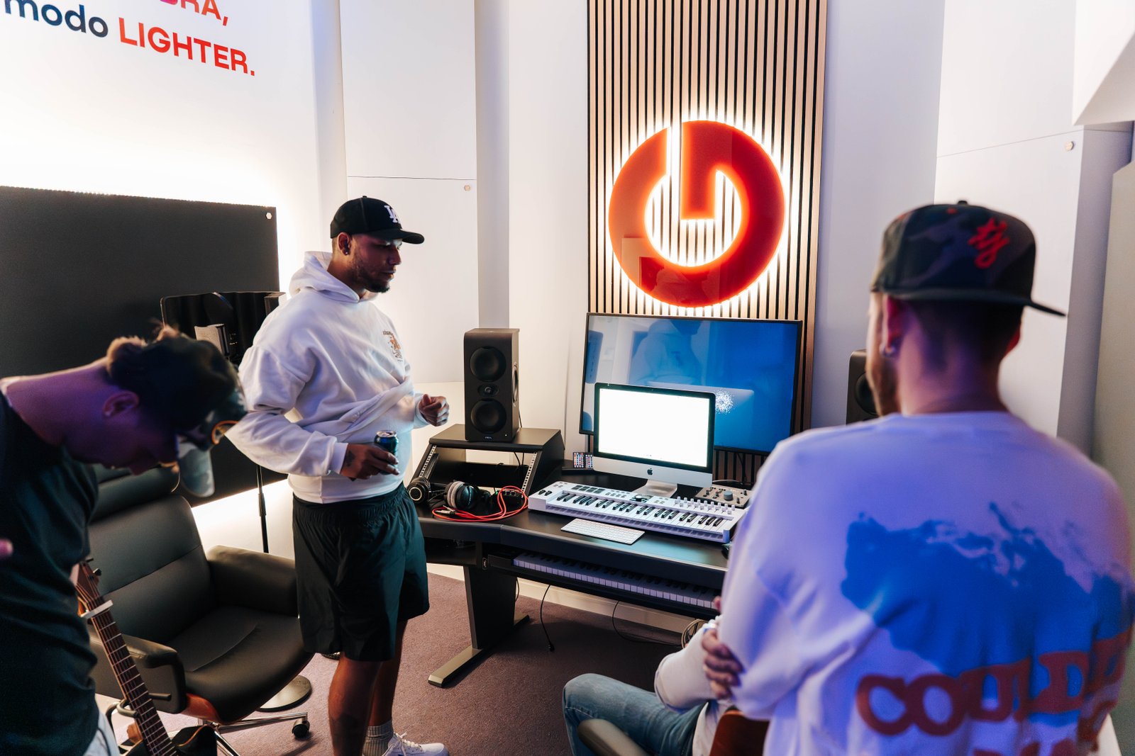 Equipo Lighter Music