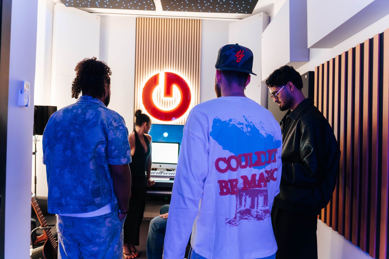 Equipo Lighter Music